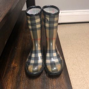 Burberry rain boots authentic